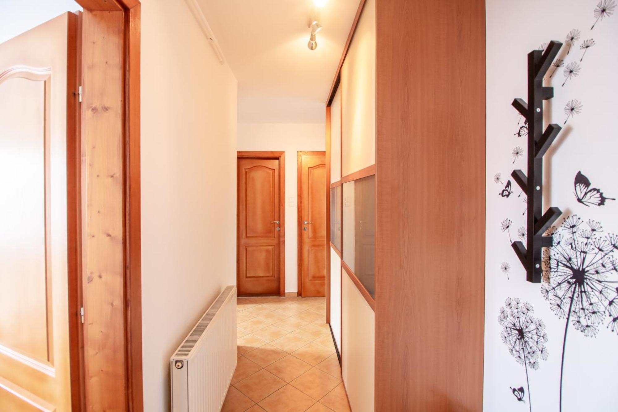 Viky'S Apartment Gyor Bagian luar foto